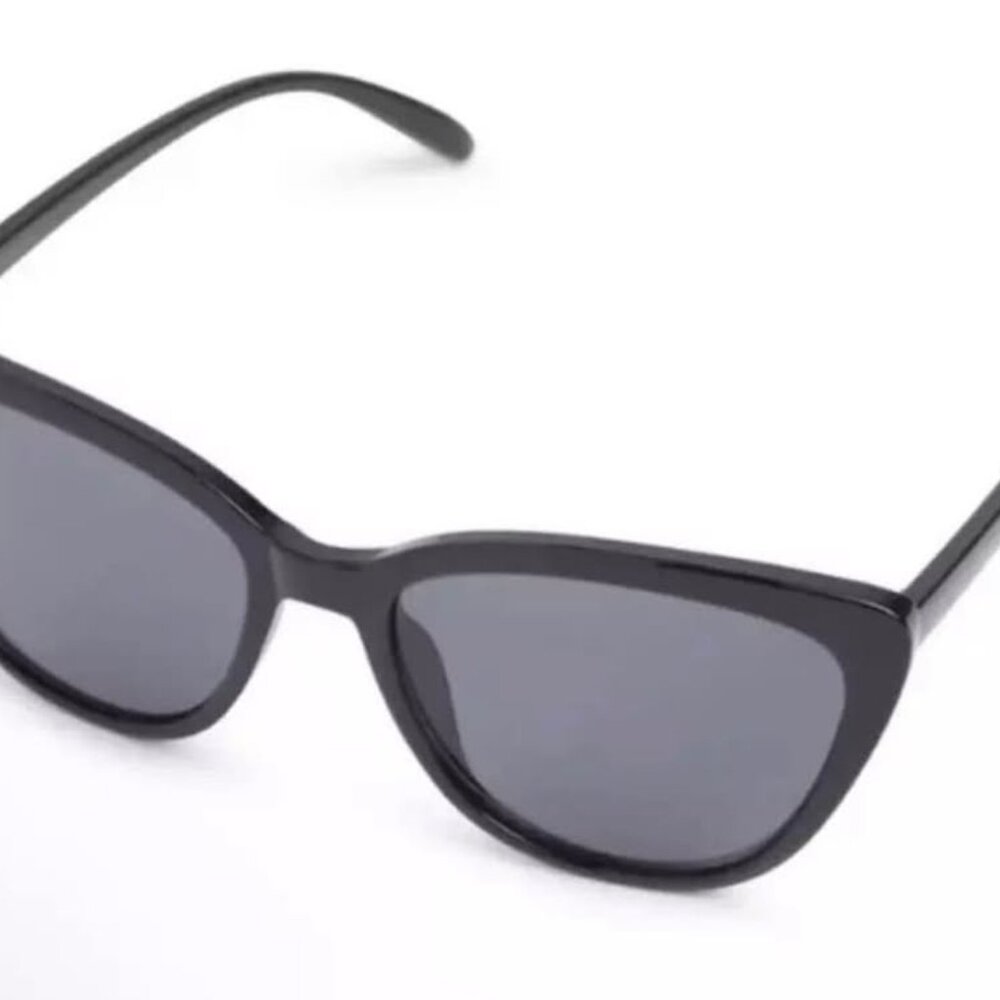 Rachel Zoe Nina sunglasses in black